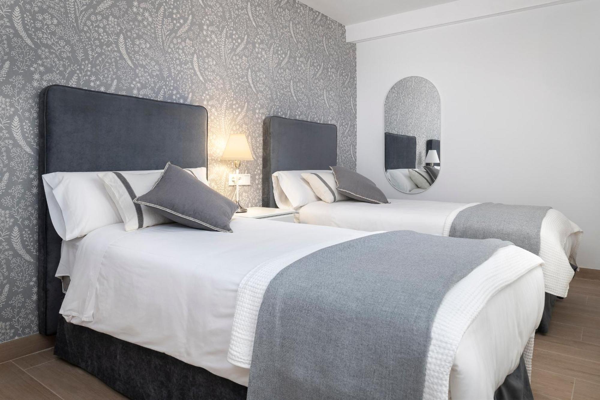 Alohamundi Plaza Nueva Apartment Севиля Екстериор снимка