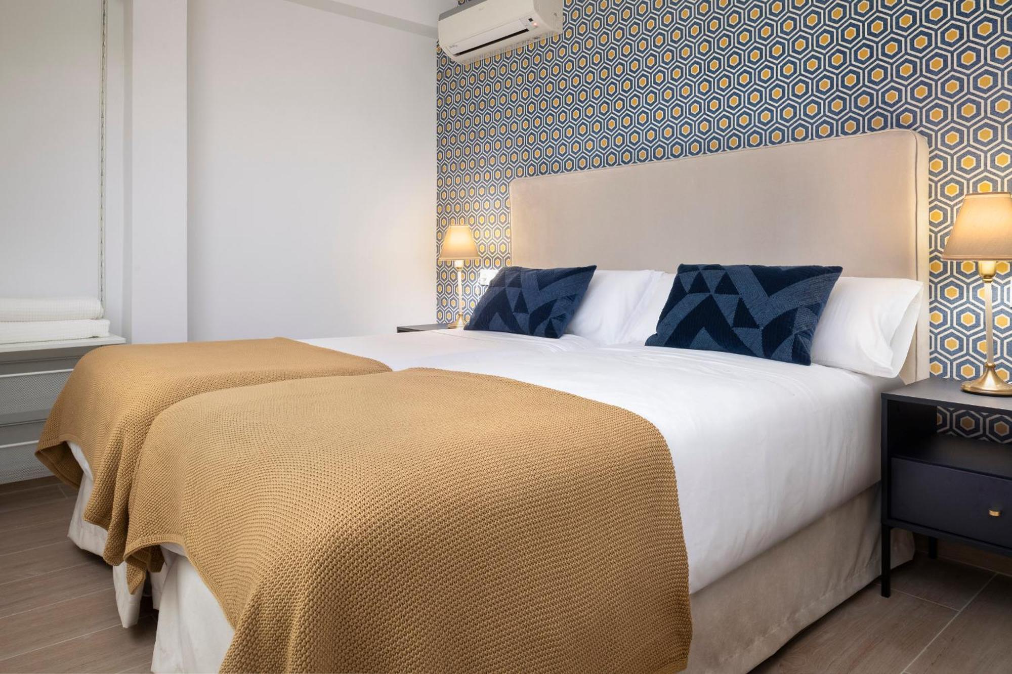 Alohamundi Plaza Nueva Apartment Севиля Екстериор снимка